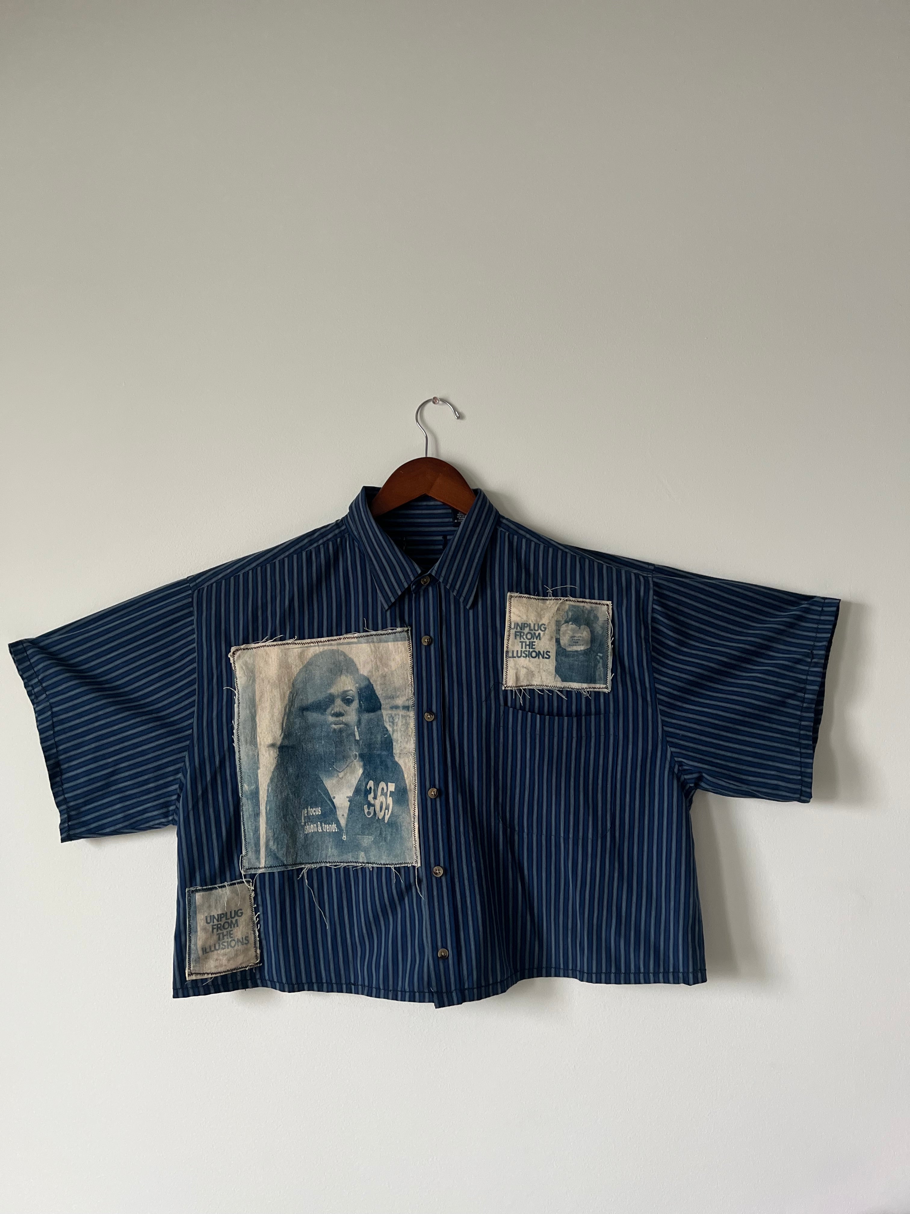 THE LEADASHA Blue CROPPED BUTTON UP